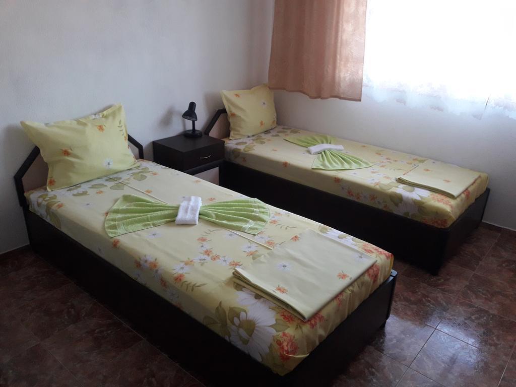 פומורי Georgievi Guest House מראה חיצוני תמונה