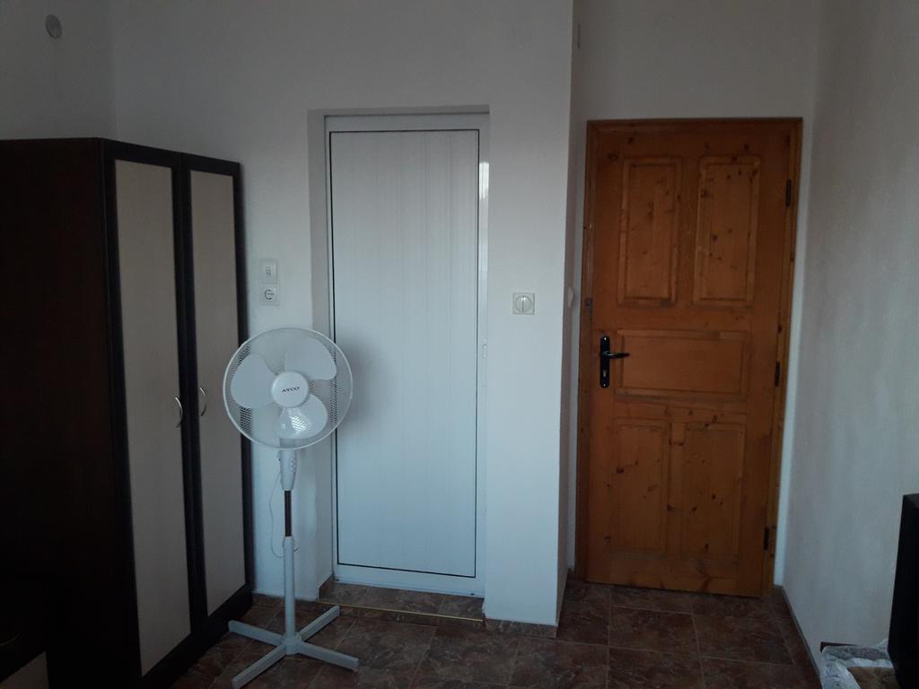 פומורי Georgievi Guest House מראה חיצוני תמונה